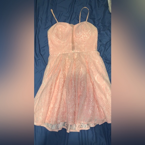 Dresses & Skirts - semi formal dress